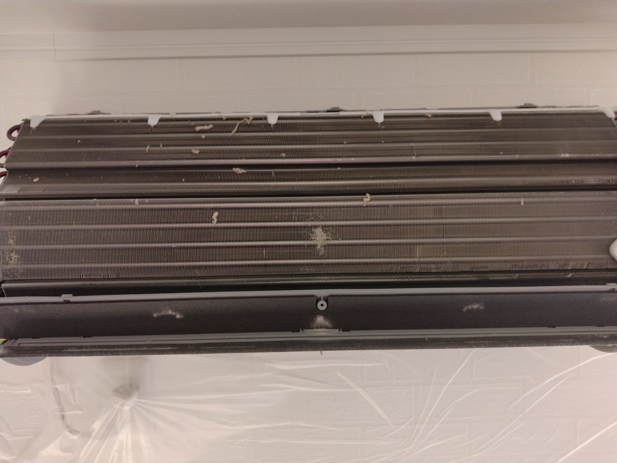 埼玉県上尾市のお掃除機能付きエアコンの作業前1