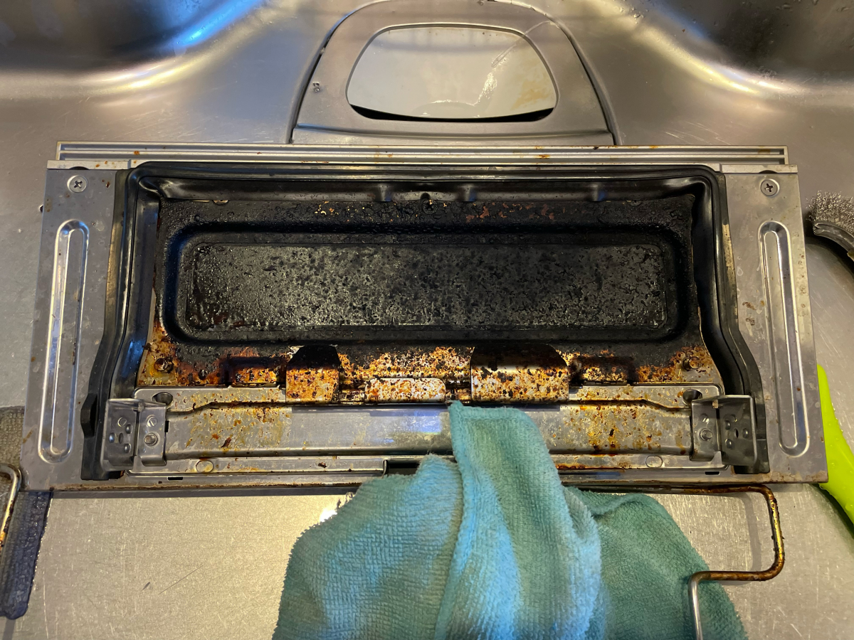 愛知県名古屋市千種区のキッチンクリーニングの作業前1