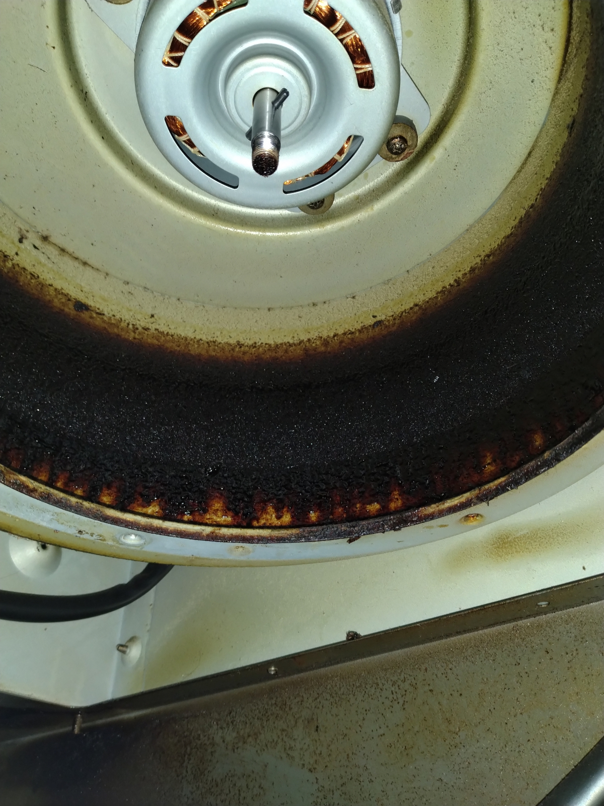 埼玉県さいたま市岩槻区のレンジフードクリーニングの作業前2