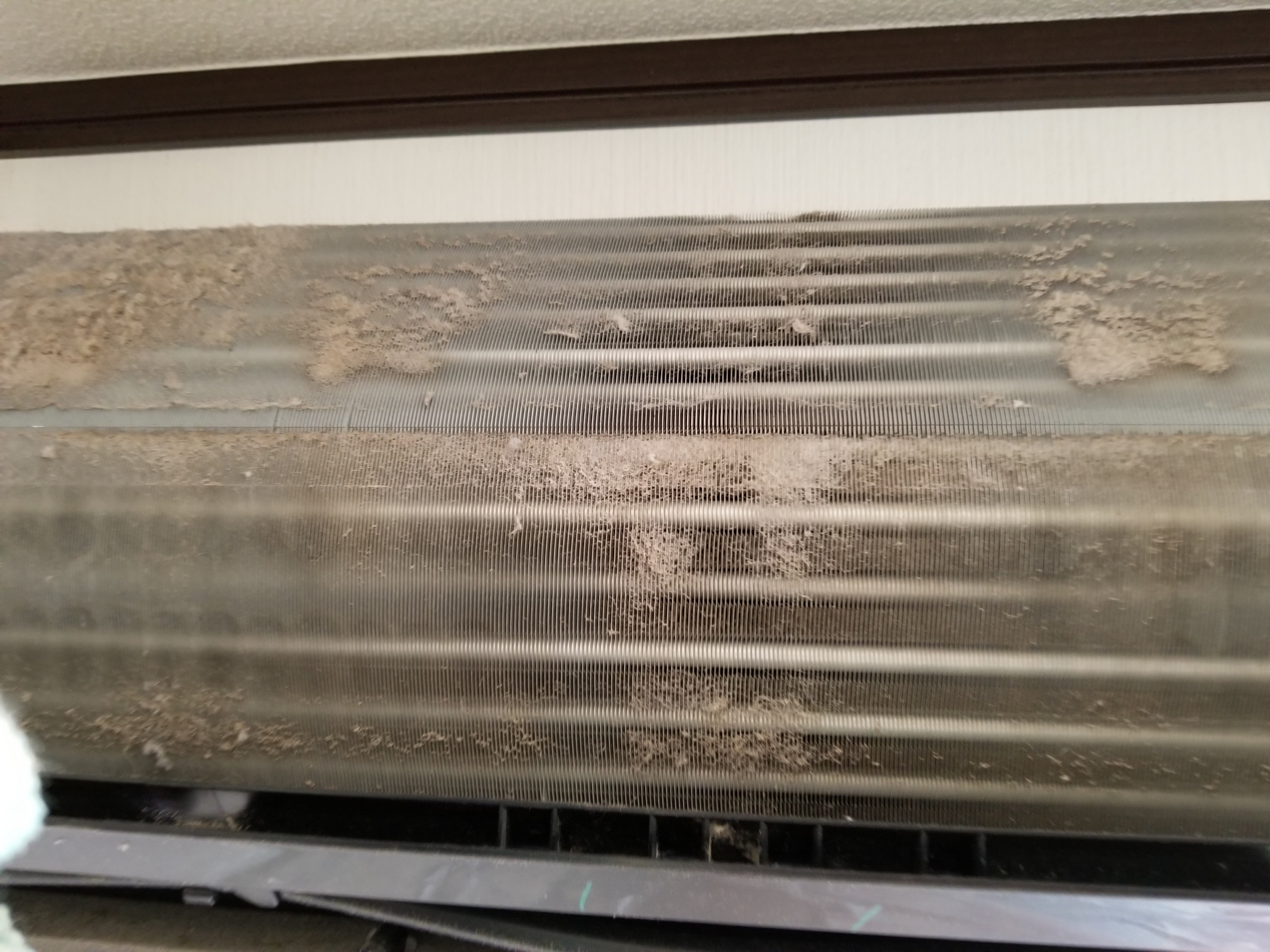 千葉県八街市沖の壁掛けエアコンの作業前1