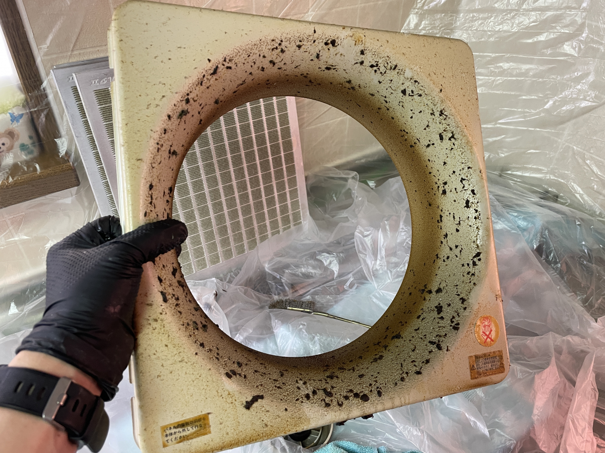 愛知県名古屋市北区のレンジフードクリーニングの作業前2