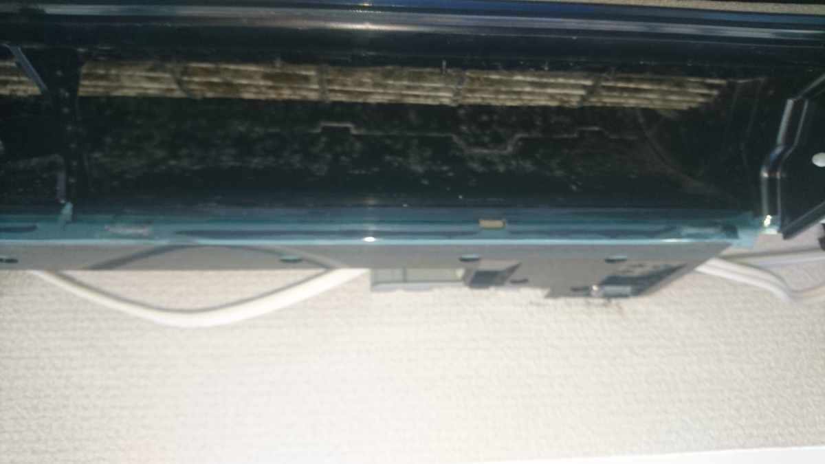 東京都東大和市の壁掛けエアコンの作業前2