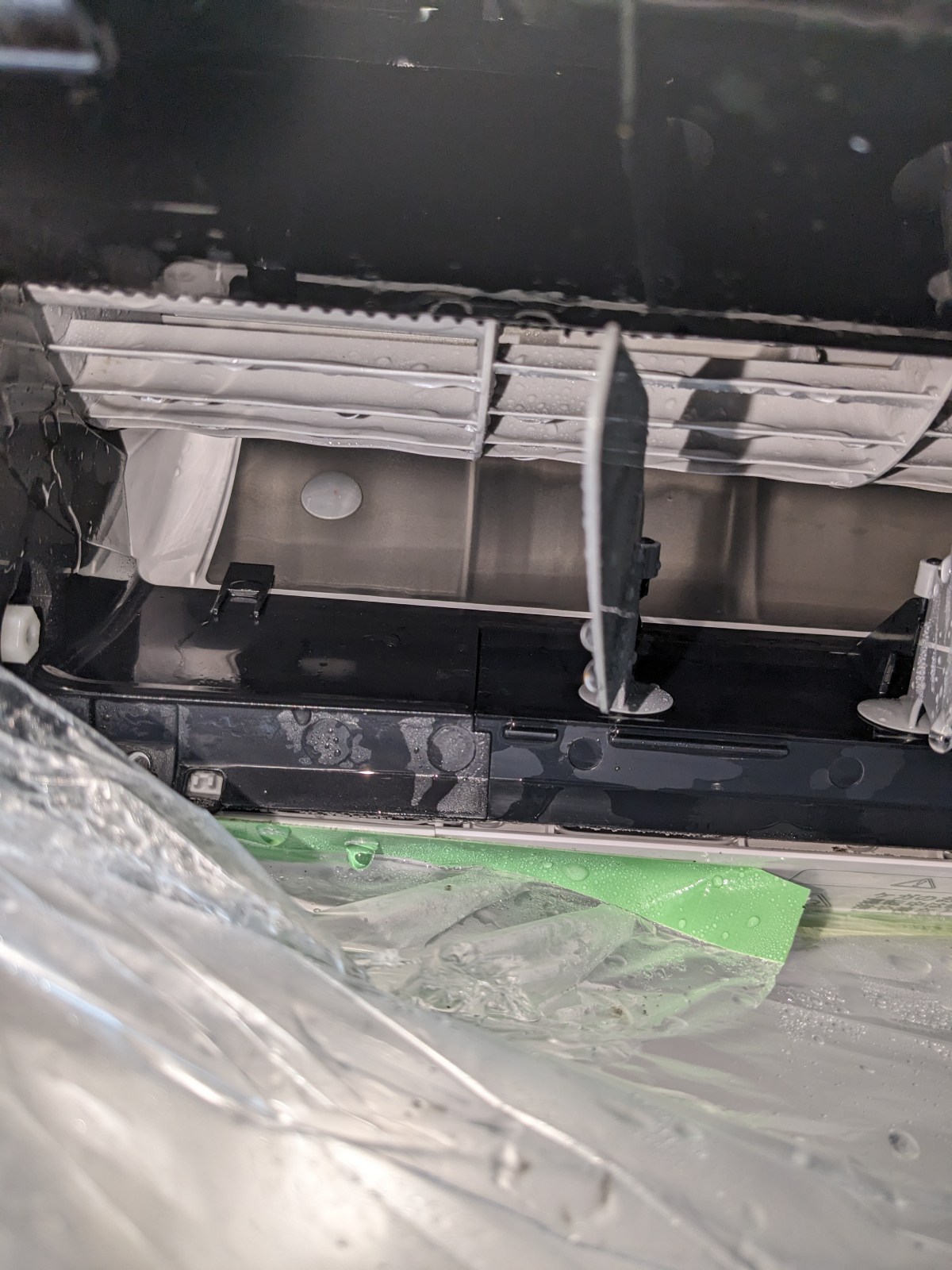 千葉県四街道市のお掃除機能付きエアコンの作業後1