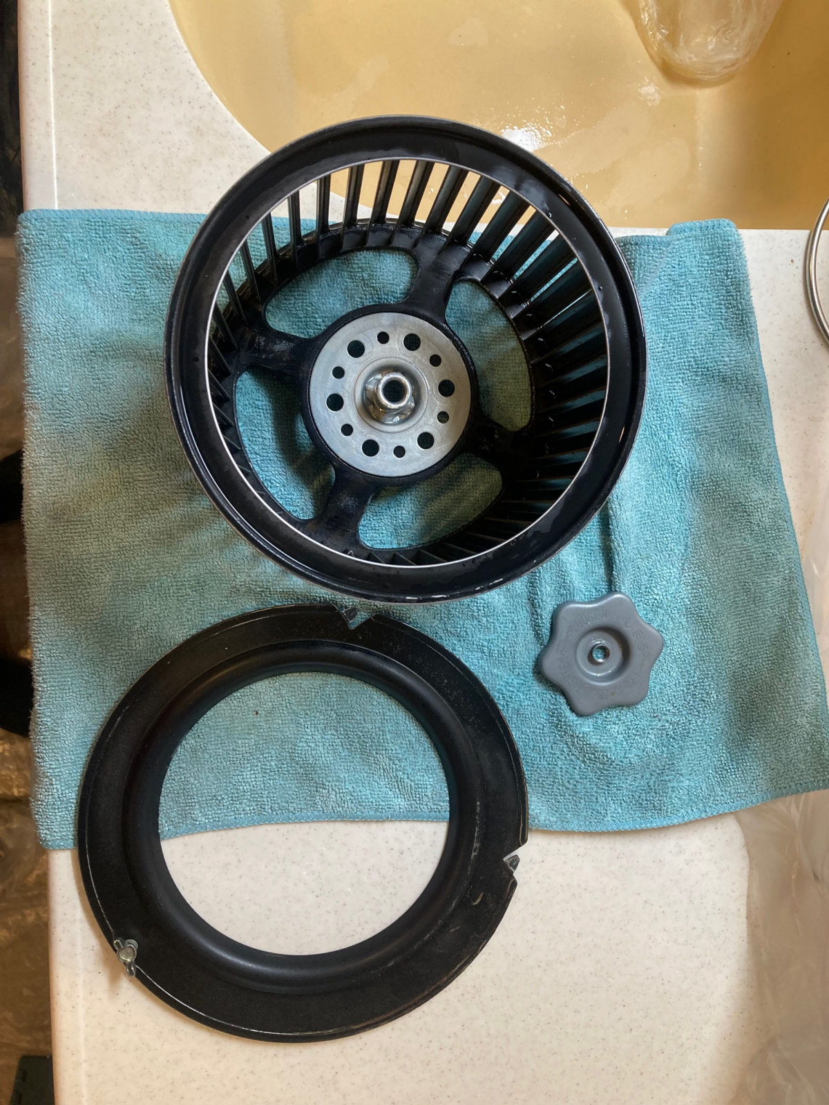 東京都港区のレンジフードクリーニングの作業後2