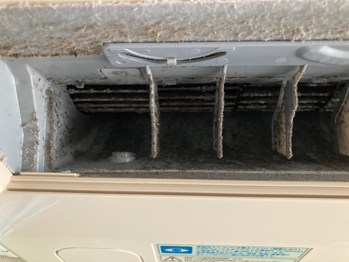 東京都港区の壁掛けエアコンの作業前1