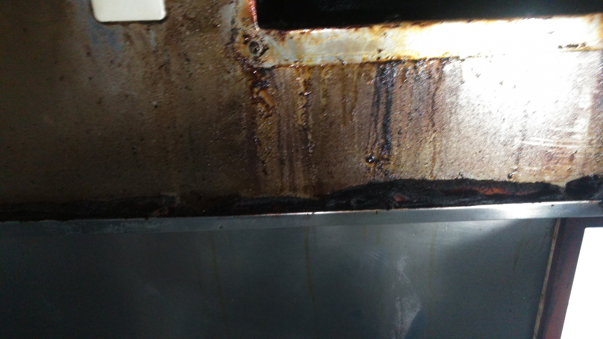 群馬県邑楽郡大泉町のレンジフードクリーニングの作業前3