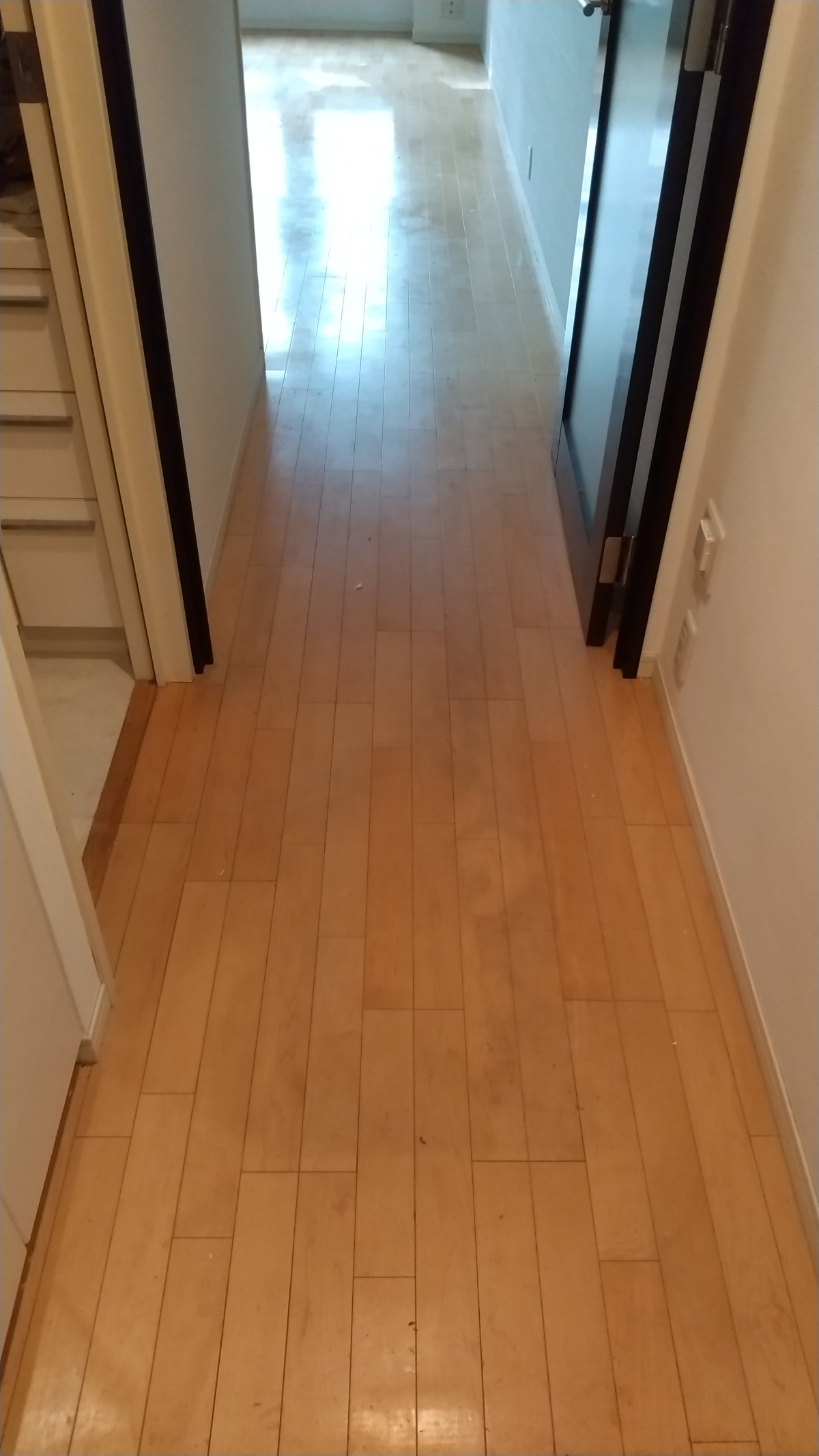 東京都港区のフローリングクリーニングの作業前2