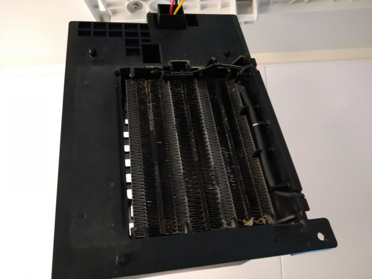 静岡県浜松市浜名区の浴室乾燥機クリーニングの作業後2