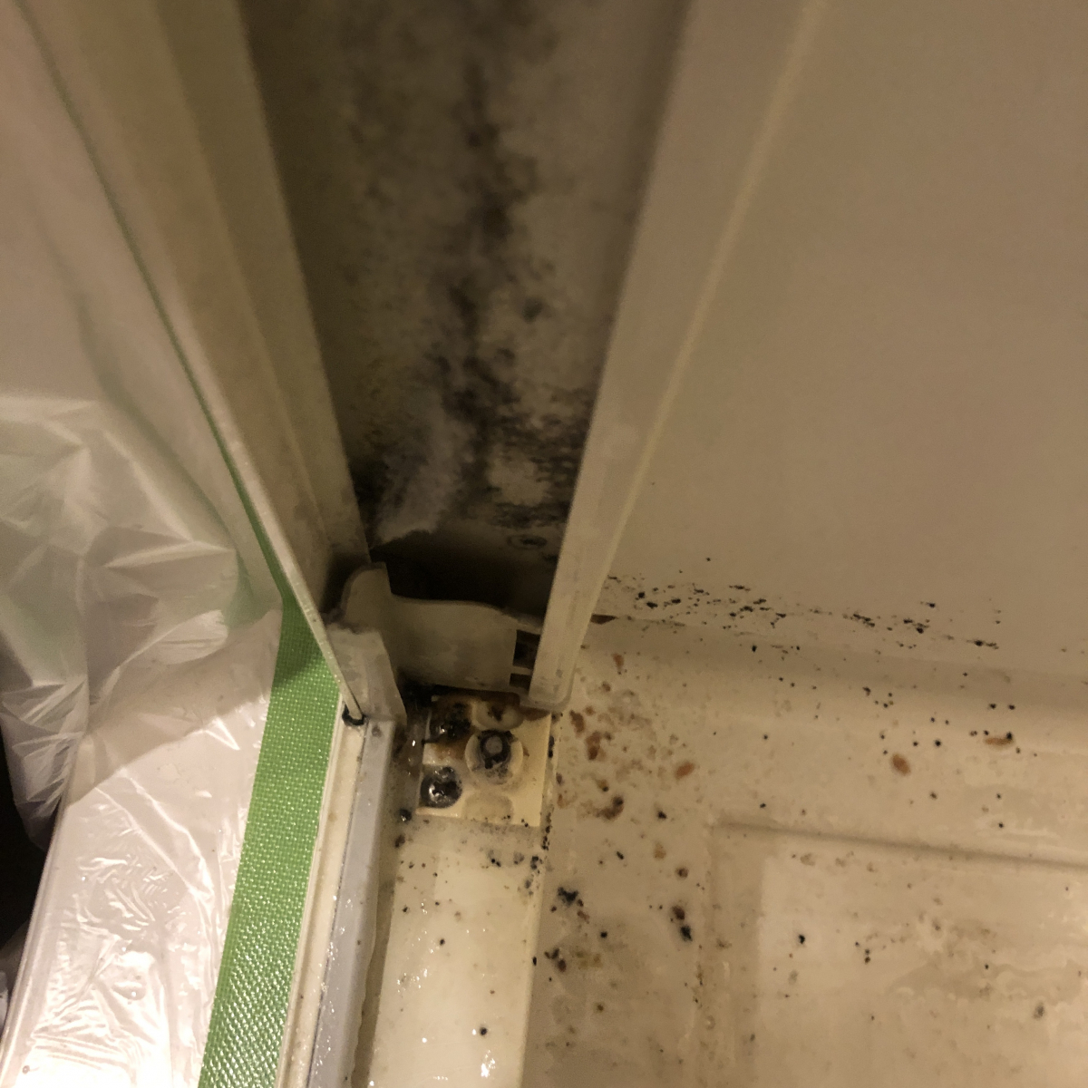 香川県高松市古新町の浴室・お風呂クリーニングの作業前3