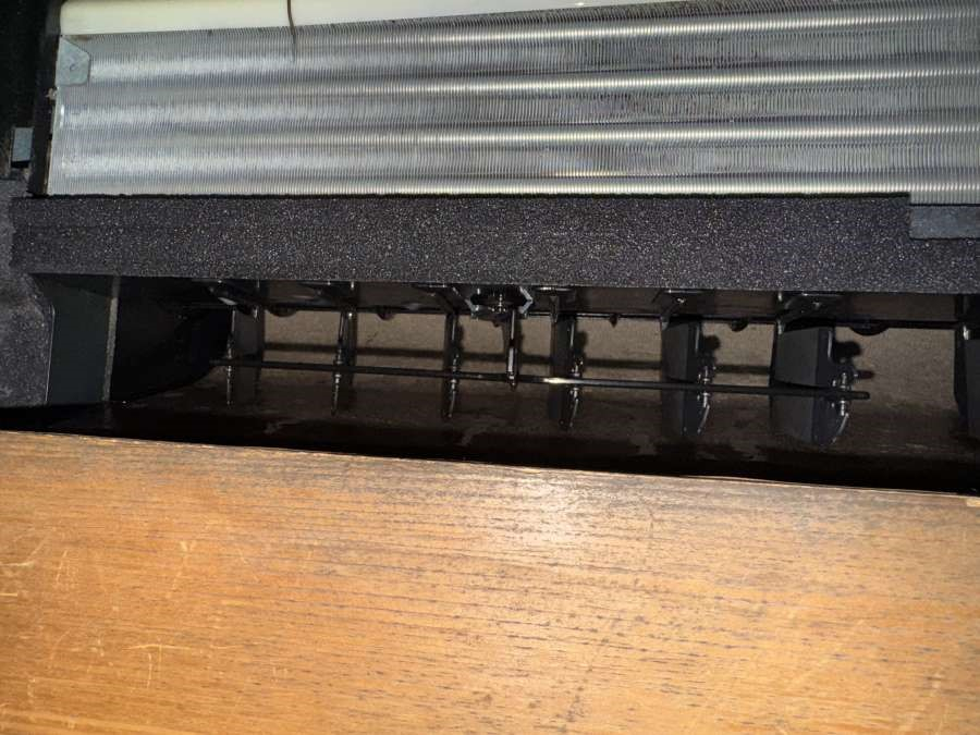 東京都中央区日本橋小舟町の壁埋め込みエアコンの作業後1