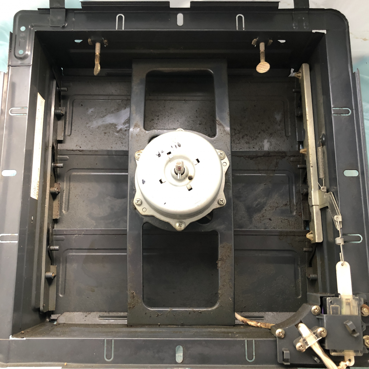 徳島県三好郡東みよし町の賃貸住宅退去後の原状回復クリーニングの作業前1