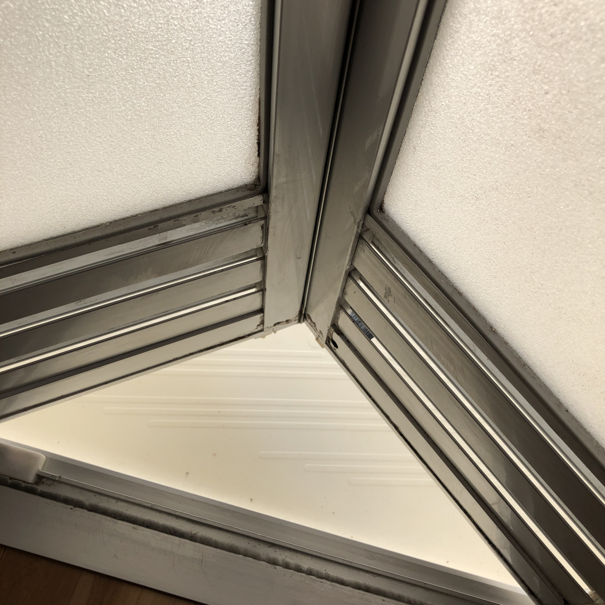 徳島県三好郡東みよし町の賃貸住宅退去後の原状回復クリーニングの作業前3