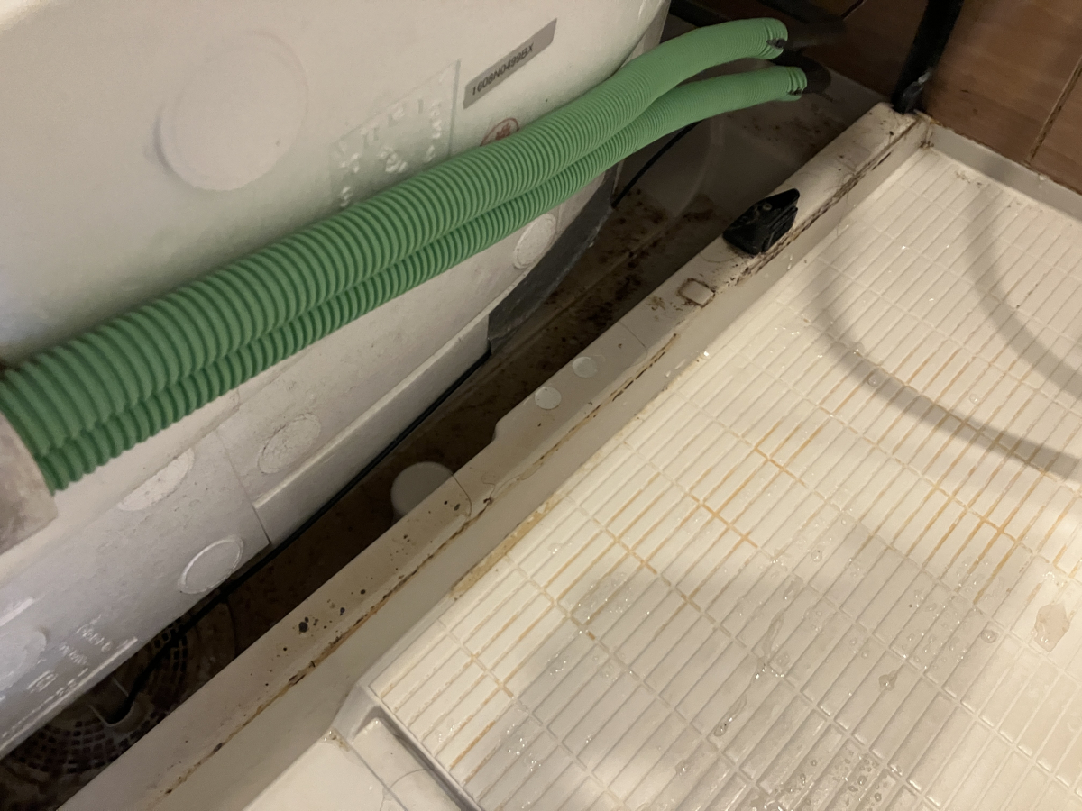 神奈川県川崎市高津区の浴室・お風呂クリーニングの作業前3