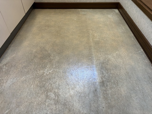 神奈川県鎌倉市の洗面所クリーニングの作業前1