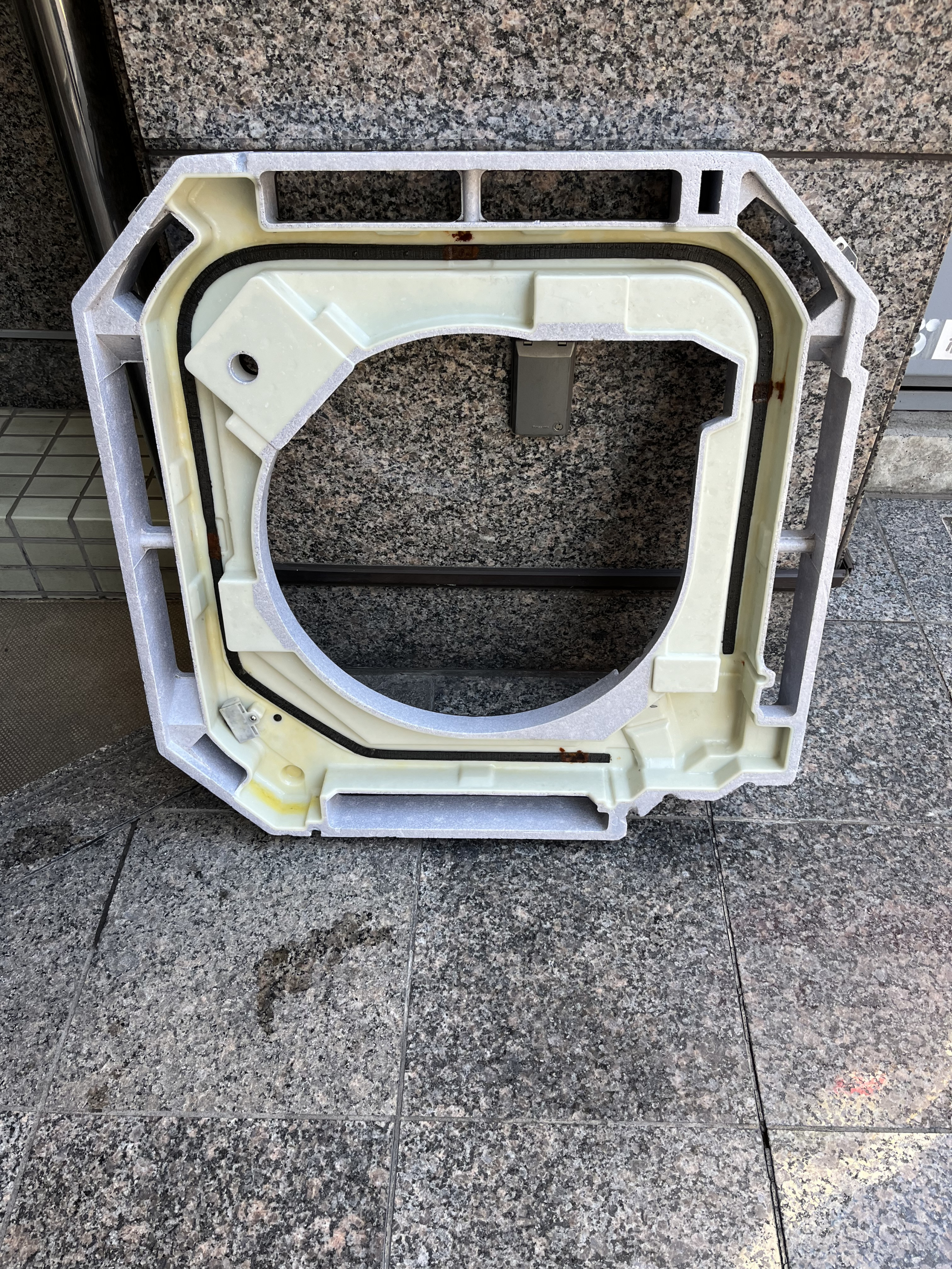 埼玉県入間市向陽台の業務用天井埋め込みエアコンの作業後1