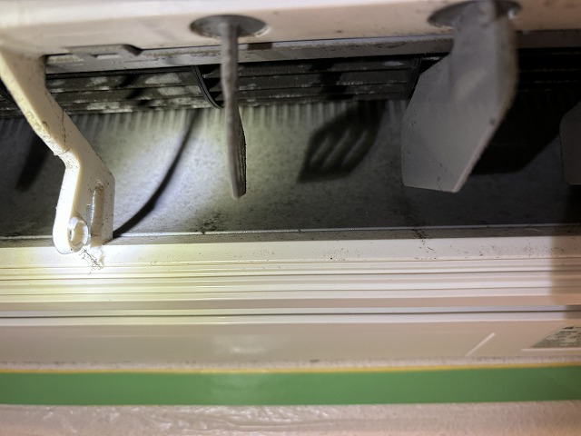 神奈川県鎌倉市の壁掛けエアコンの作業前2