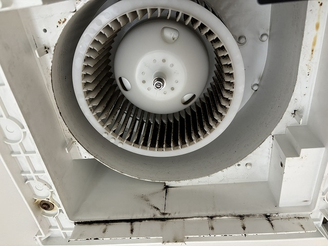 神奈川県鎌倉市の浴室乾燥機クリーニングの作業前2