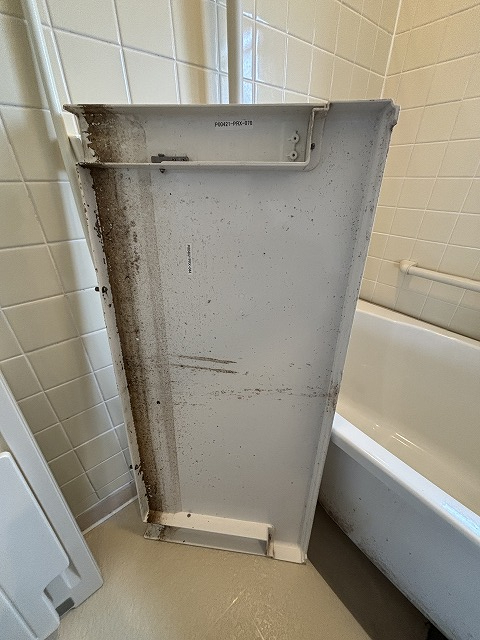 神奈川県鎌倉市の浴室・お風呂クリーニングの作業前1