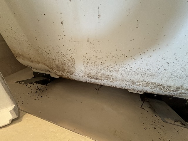 神奈川県鎌倉市の浴室・お風呂クリーニングの作業前2