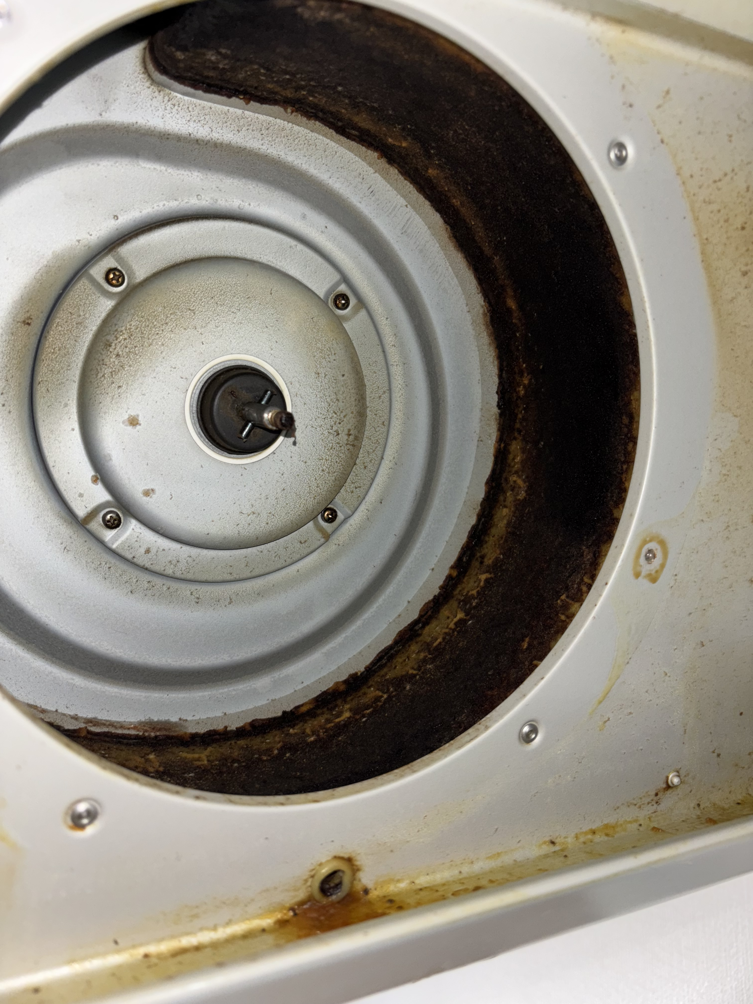 神奈川県藤沢市のレンジフードクリーニングの作業前3