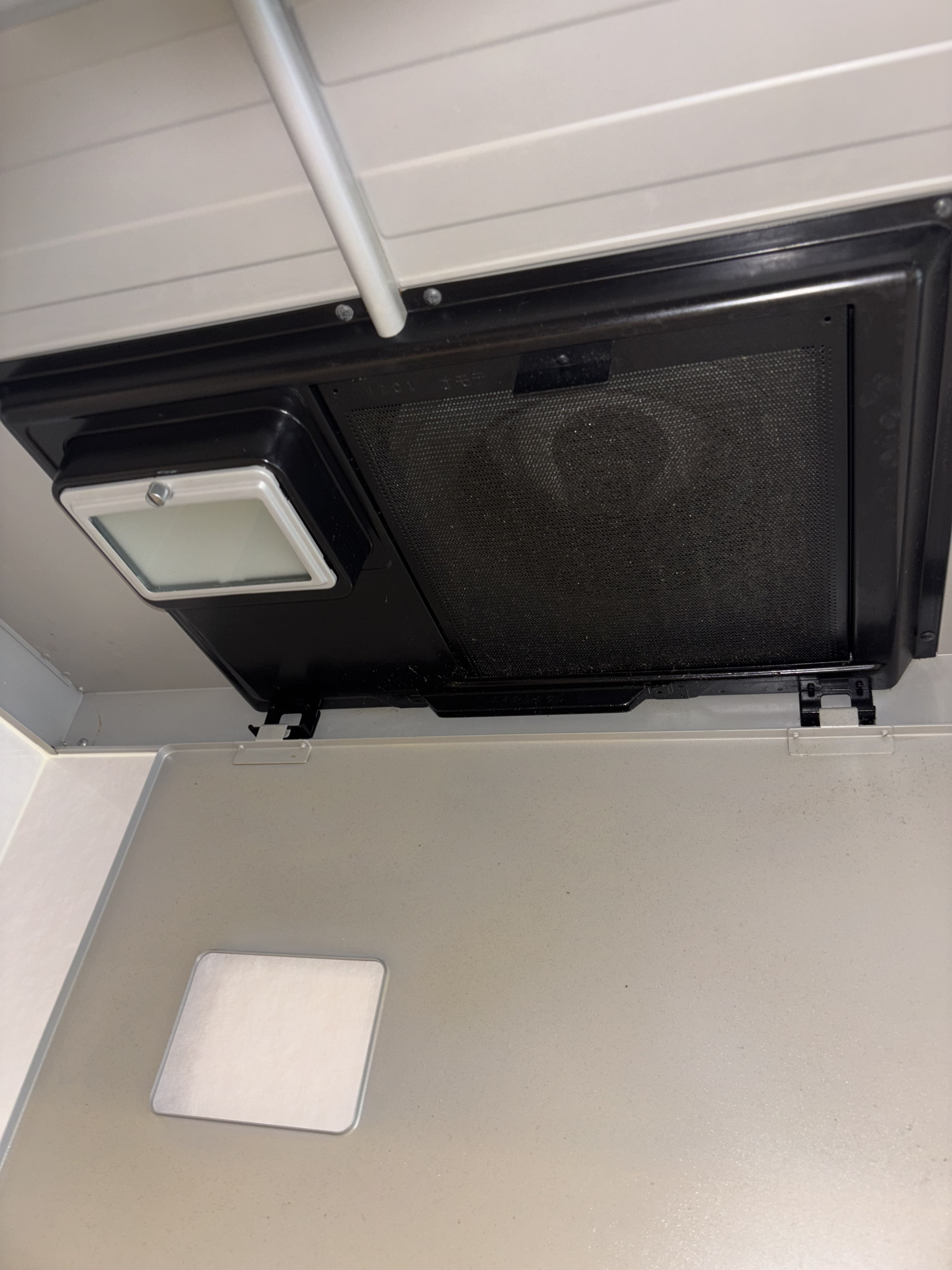 神奈川県平塚市のレンジフードクリーニングの作業前1