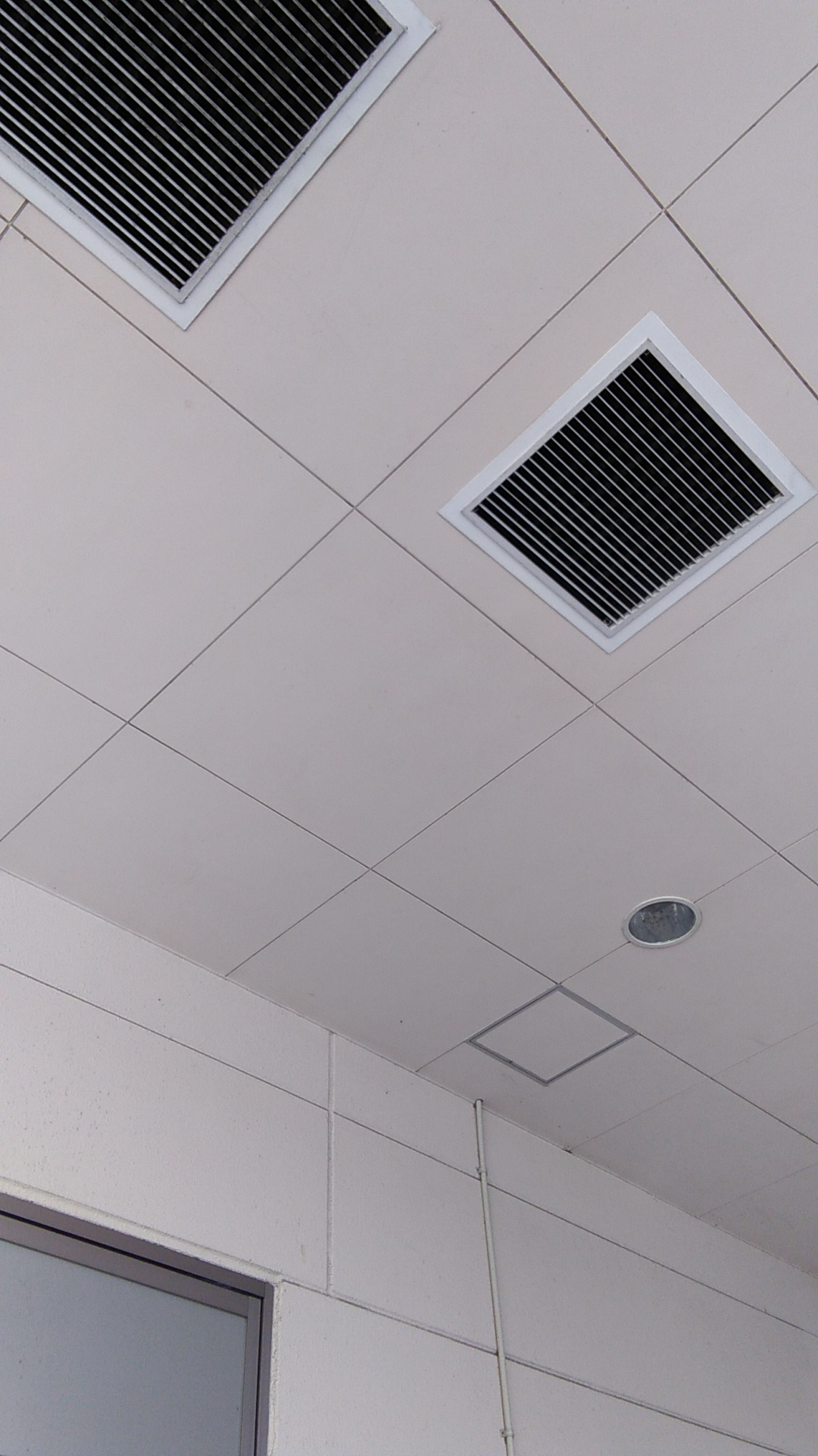 青森県八戸市の店舗清掃の作業後1