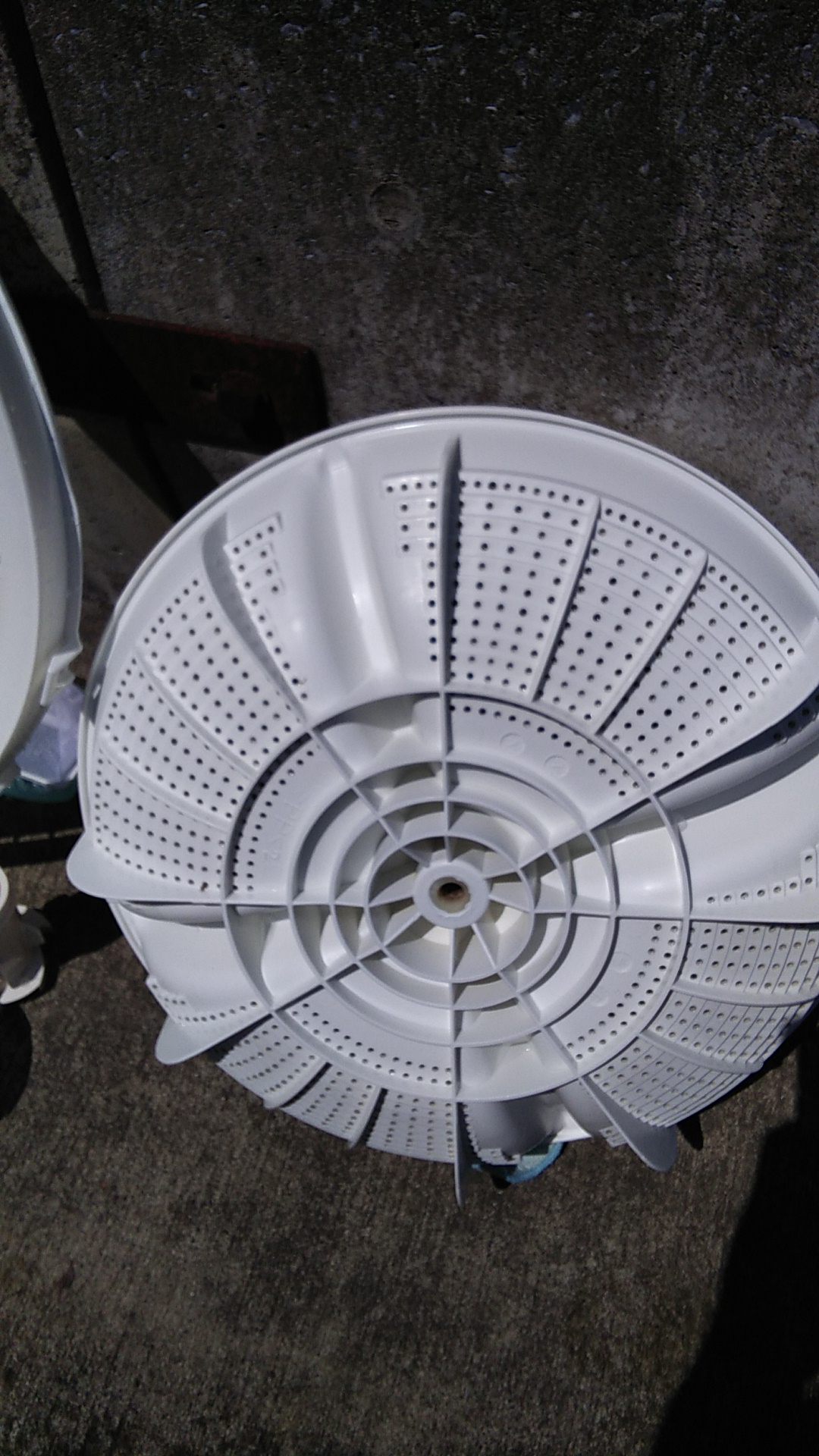 青森県八戸市の洗濯機分解クリーニングの作業後2