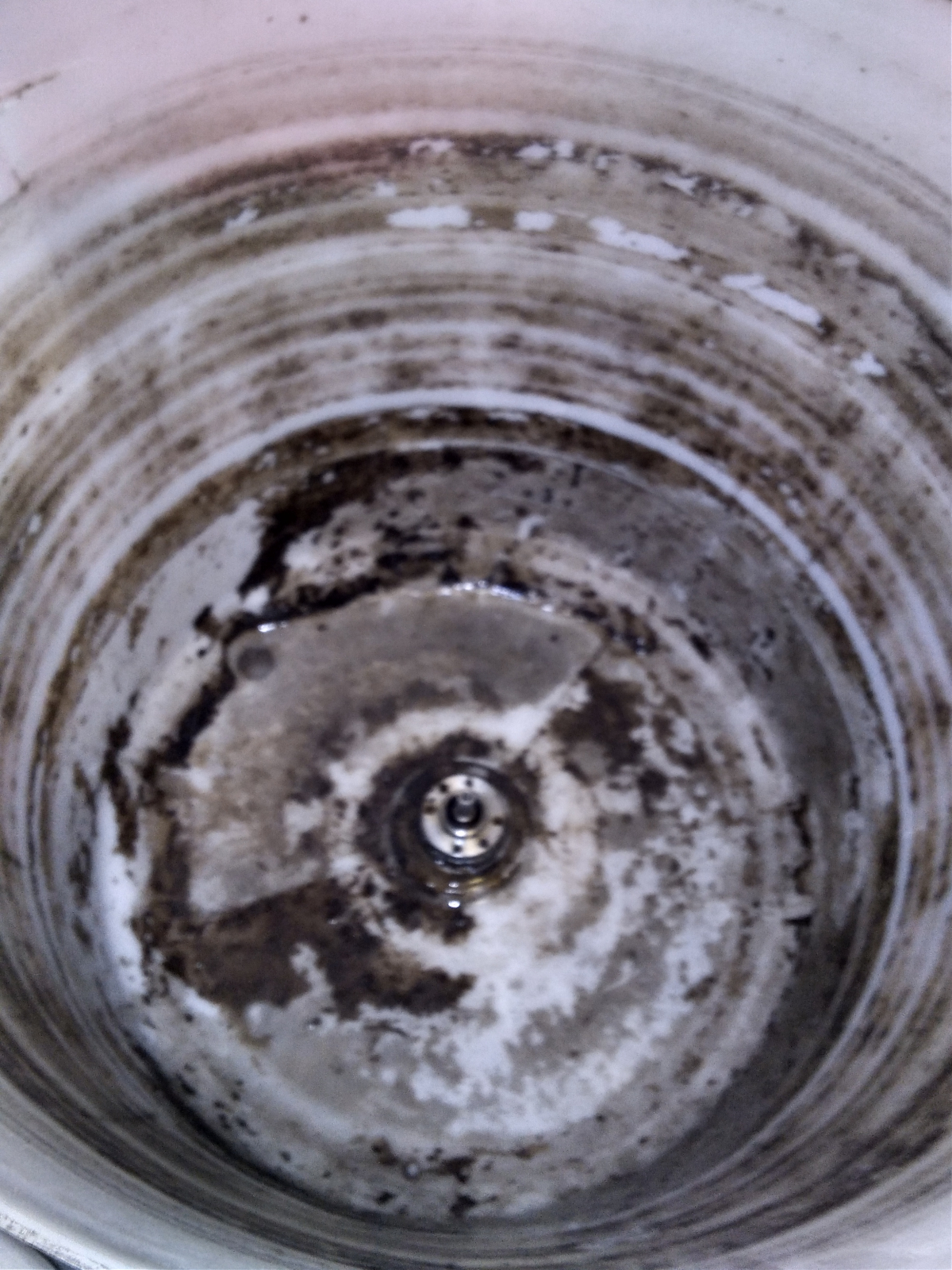 青森県八戸市の洗濯機分解クリーニングの作業前2