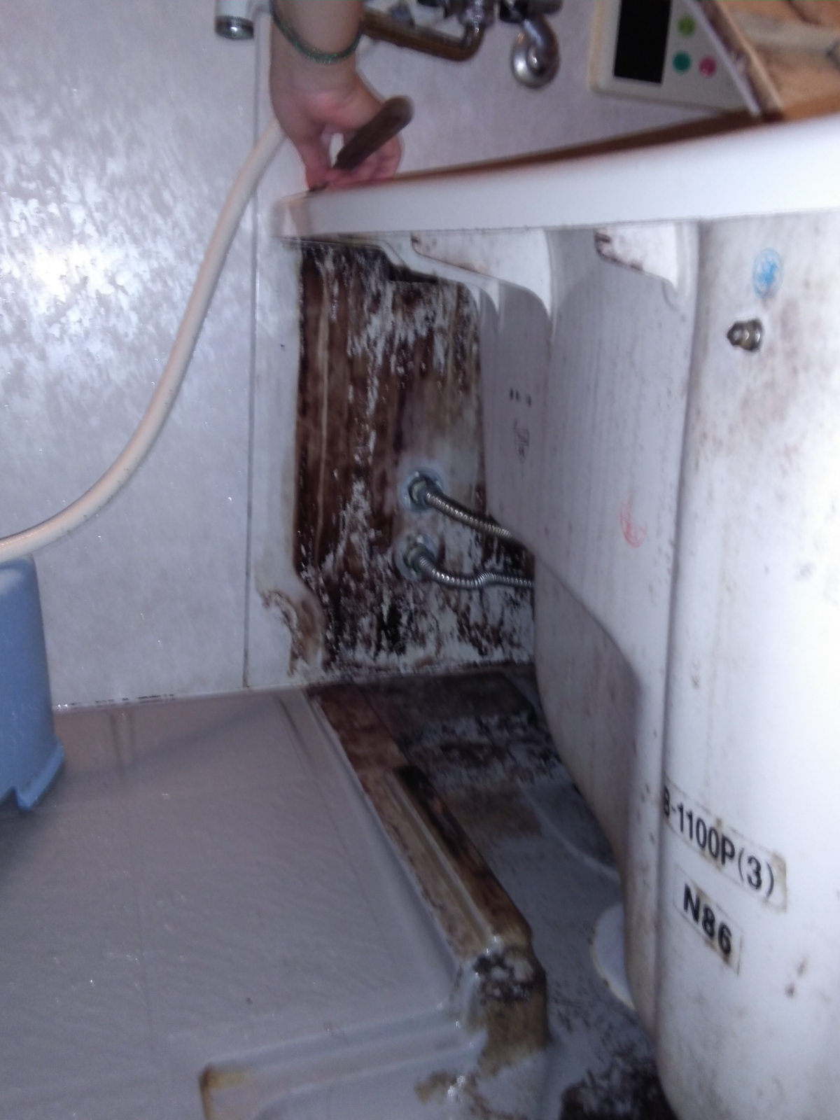 滋賀県大津市の浴室・お風呂クリーニングの作業前1