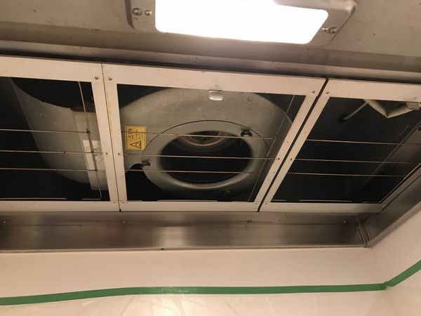 東京都目黒区中目黒のレンジフードクリーニングの作業前2