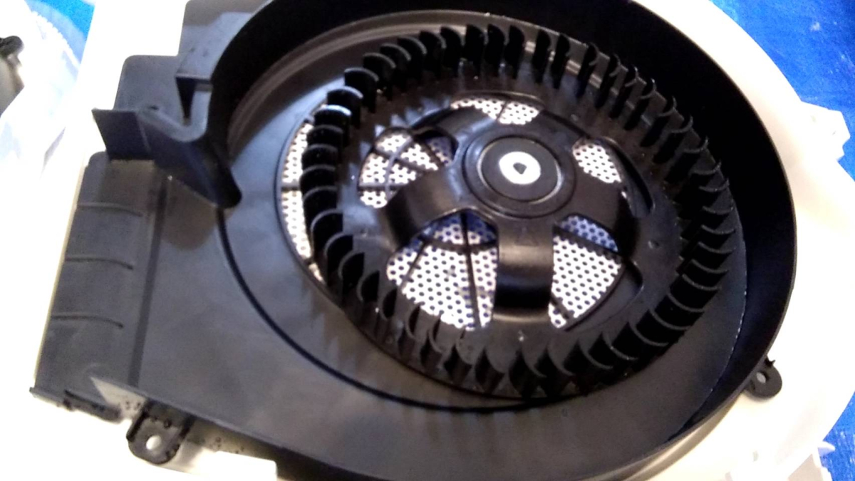 神奈川県茅ヶ崎市のお掃除機能付きエアコンの作業後3