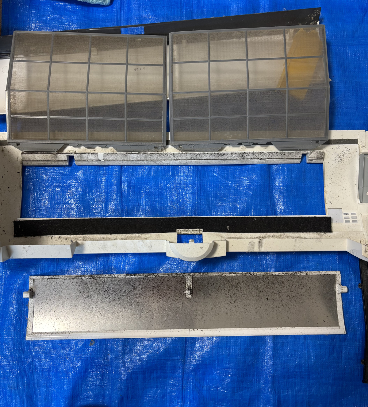 神奈川県横須賀市の壁掛けエアコンの作業前3