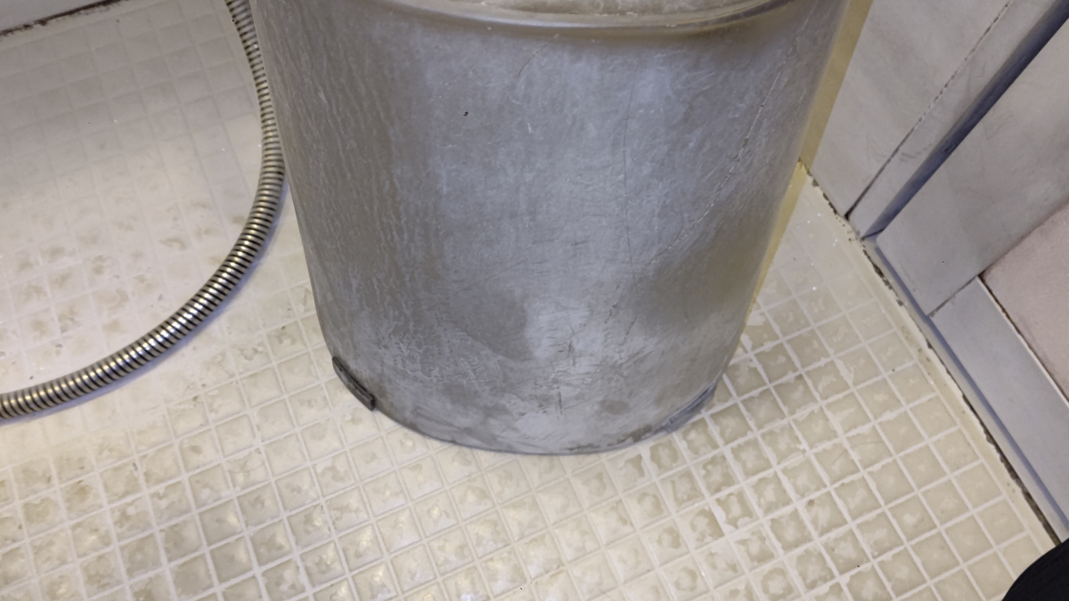 東京都新宿区の浴室・お風呂クリーニングの作業前3