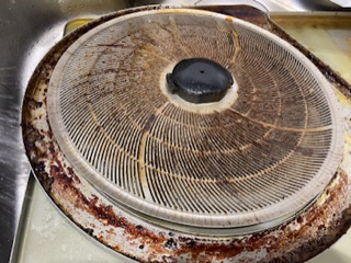 東京都世田谷区駒沢のレンジフードクリーニングの作業前1