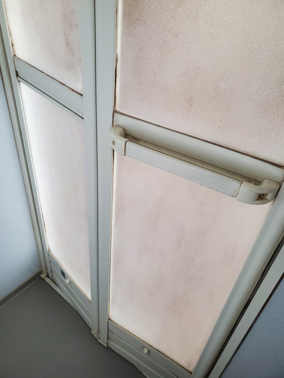 埼玉県熊谷市の浴室・お風呂クリーニングの作業前2