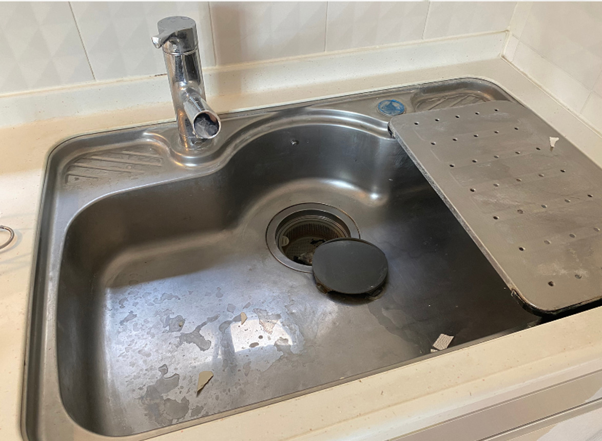 東京都世田谷区上馬のキッチンクリーニングの作業前1