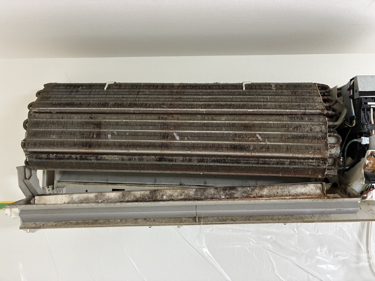 高知県高知市の壁掛けエアコンの作業前1