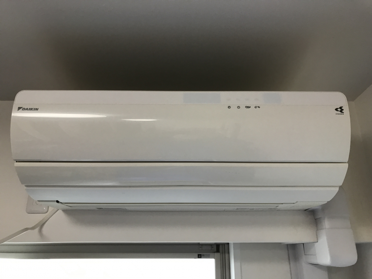 静岡県掛川市の壁掛けエアコンの作業前1