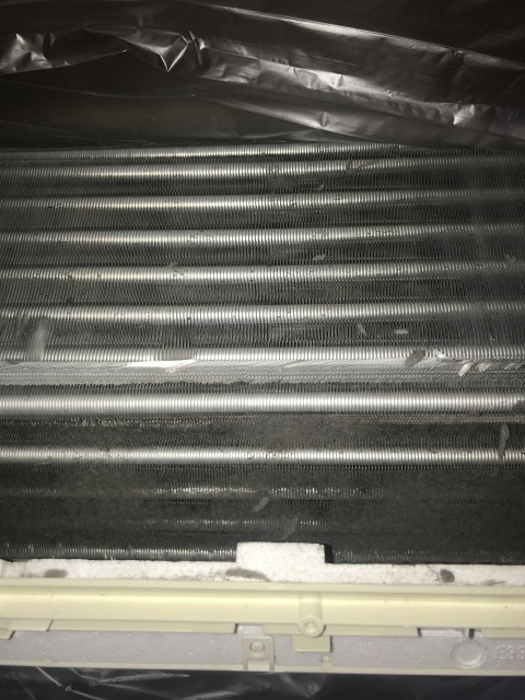 茨城県つくばみらい市のお掃除機能付きエアコンの作業前2