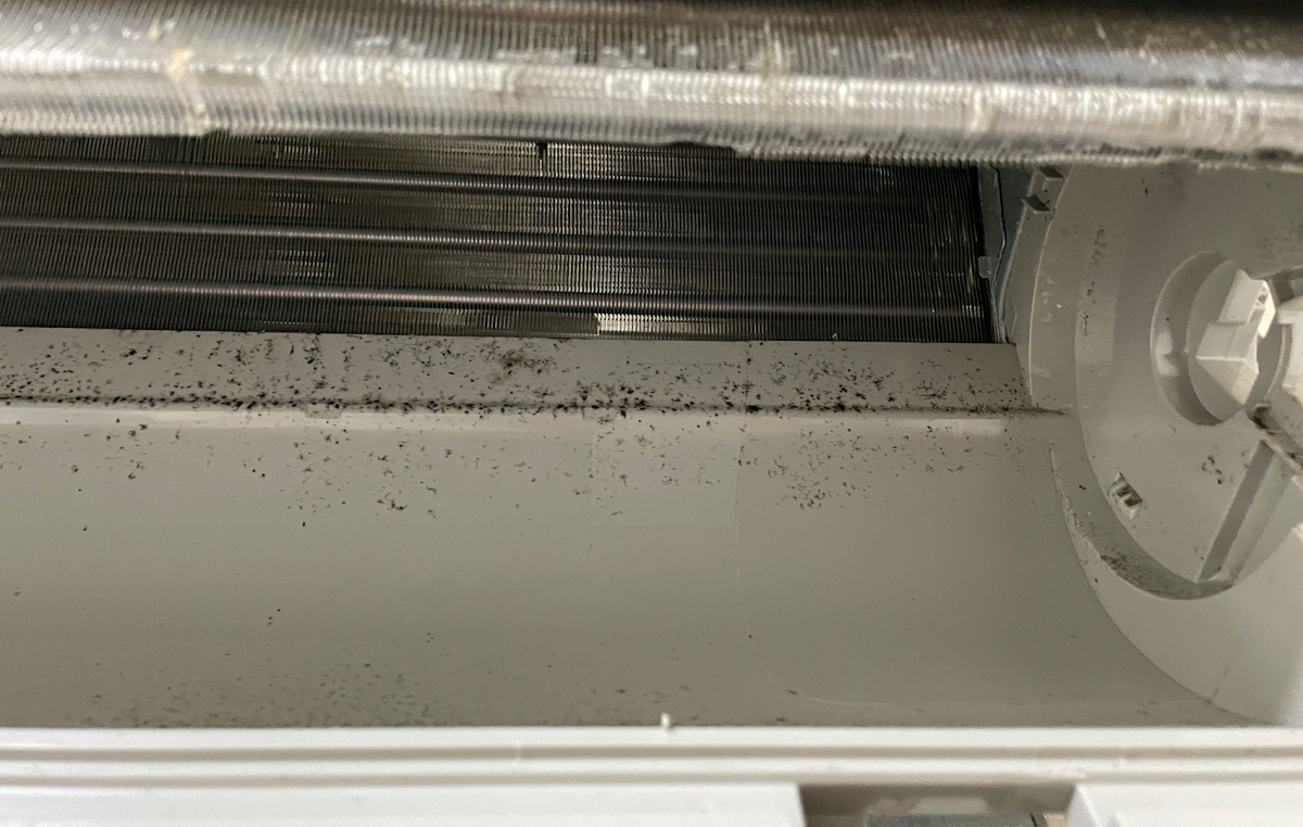 東京都文京区本駒込の壁掛けエアコンの作業前1