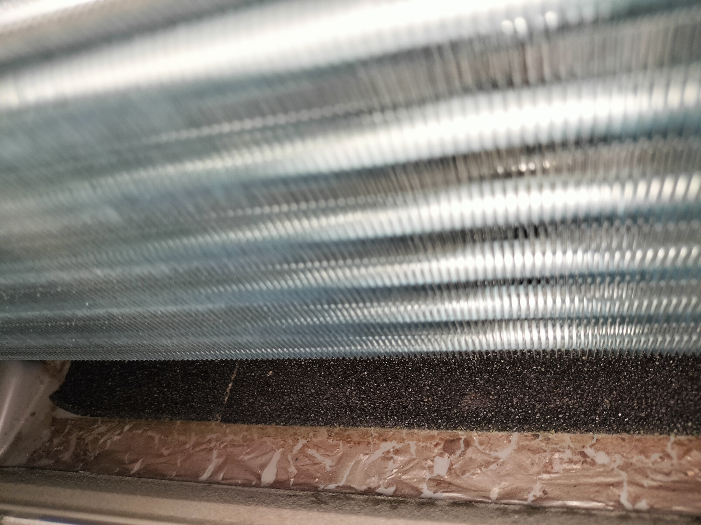 東京都台東区浅草の壁掛けエアコンの作業前1