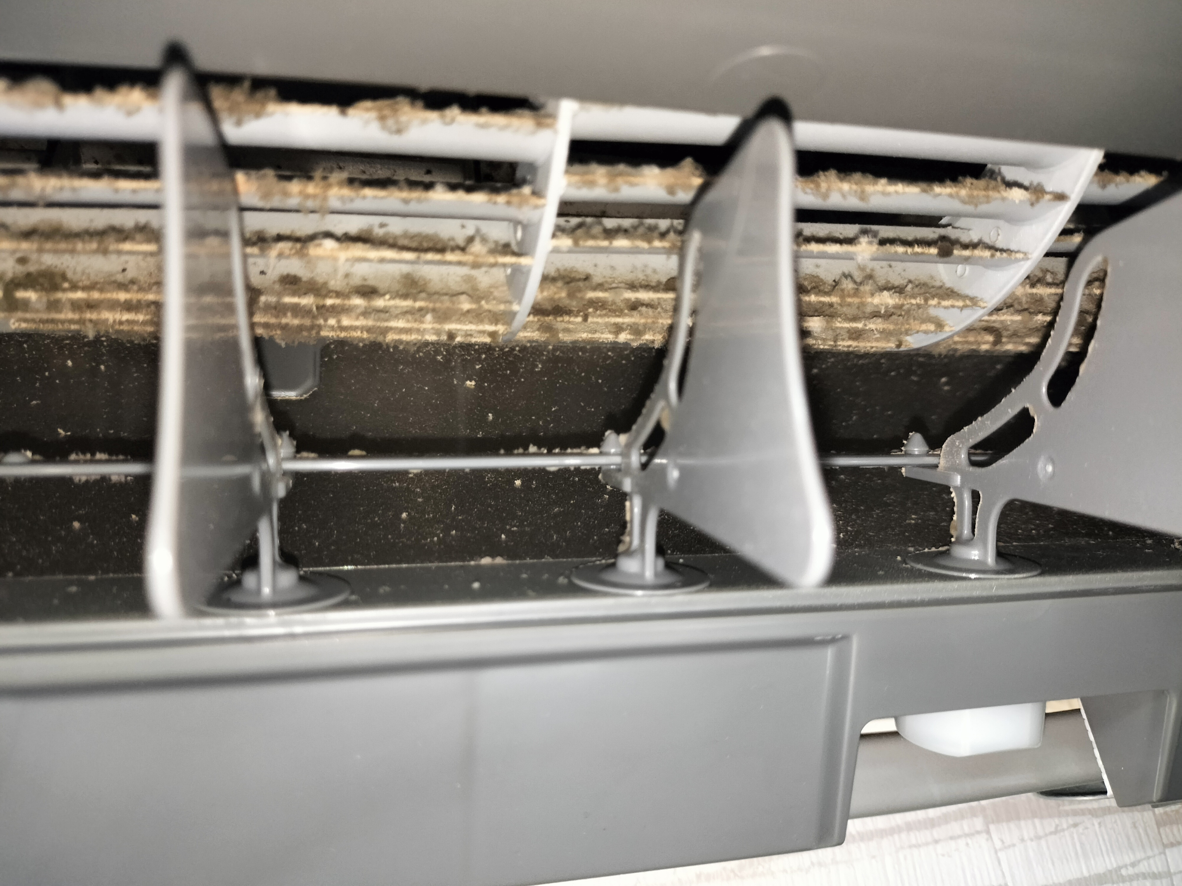 茨城県つくば市竹園の壁掛けエアコンの作業前3