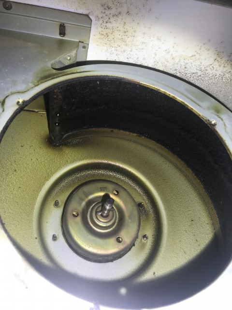 千葉県柏市のレンジフードクリーニングの作業前3