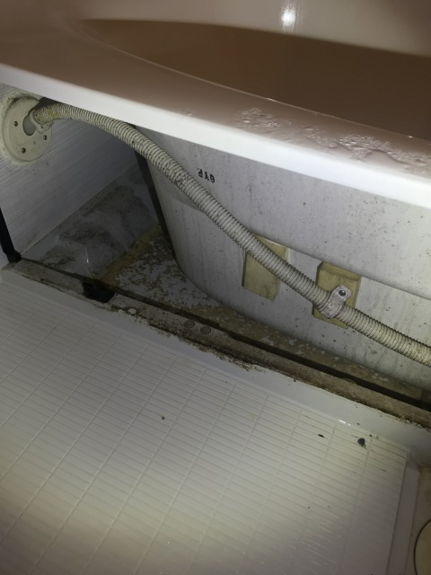 茨城県つくばみらい市の浴室・お風呂クリーニングの作業前1