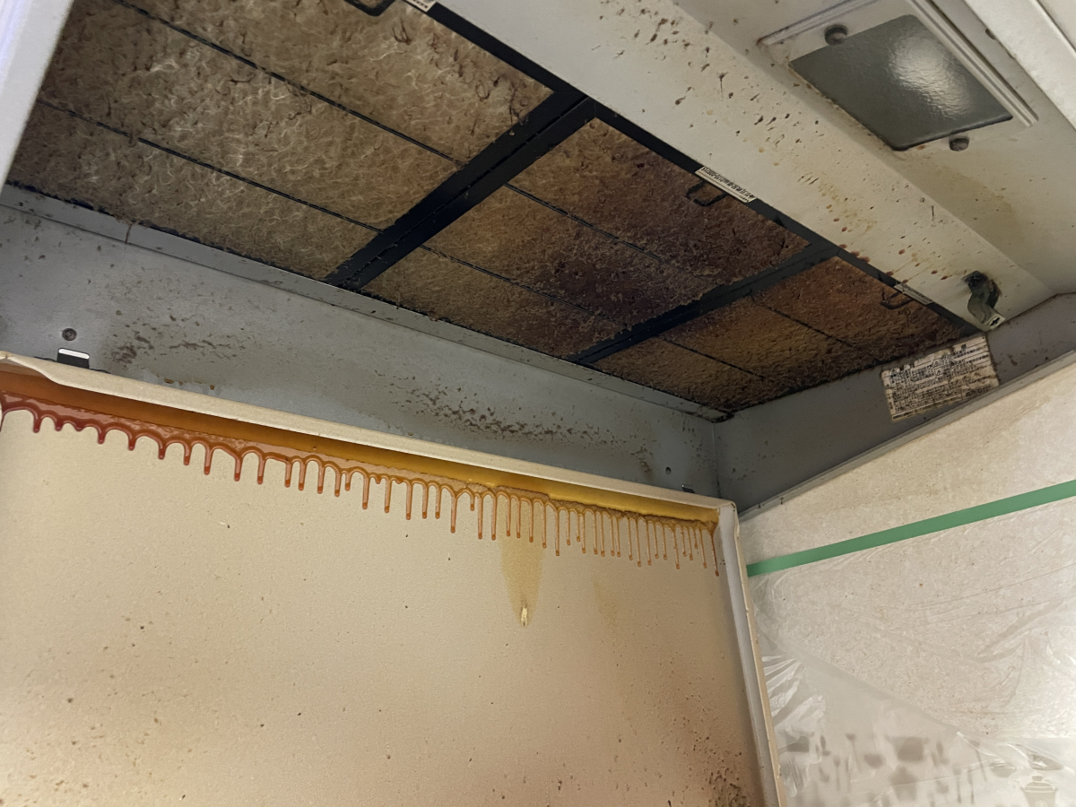 神奈川県横浜市南区のレンジフードクリーニングの作業前1