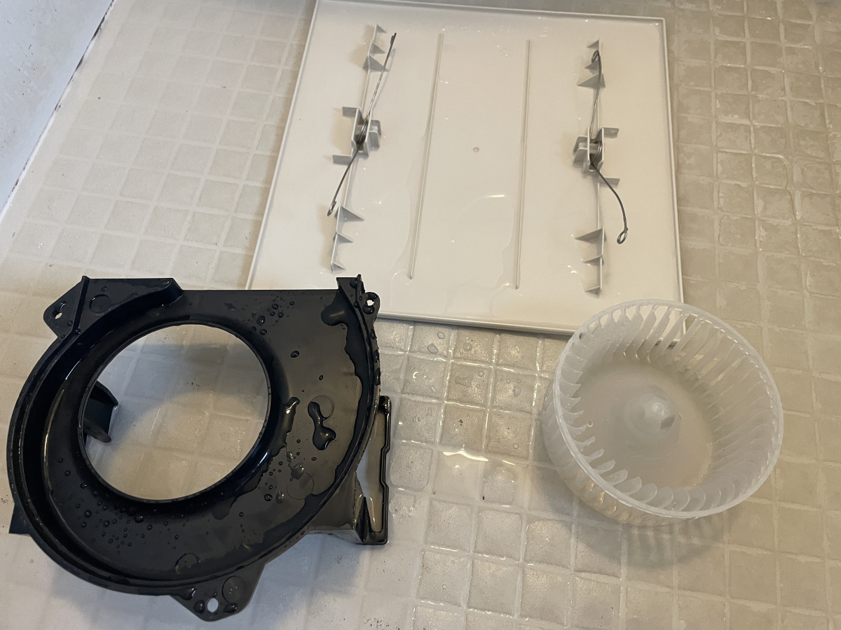 神奈川県横浜市南区の浴室乾燥機クリーニングの作業後1