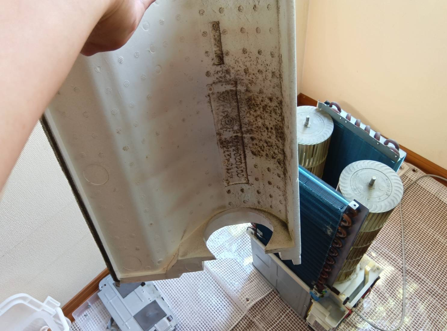 新潟県新潟市江南区所島の壁掛けエアコンの作業前3