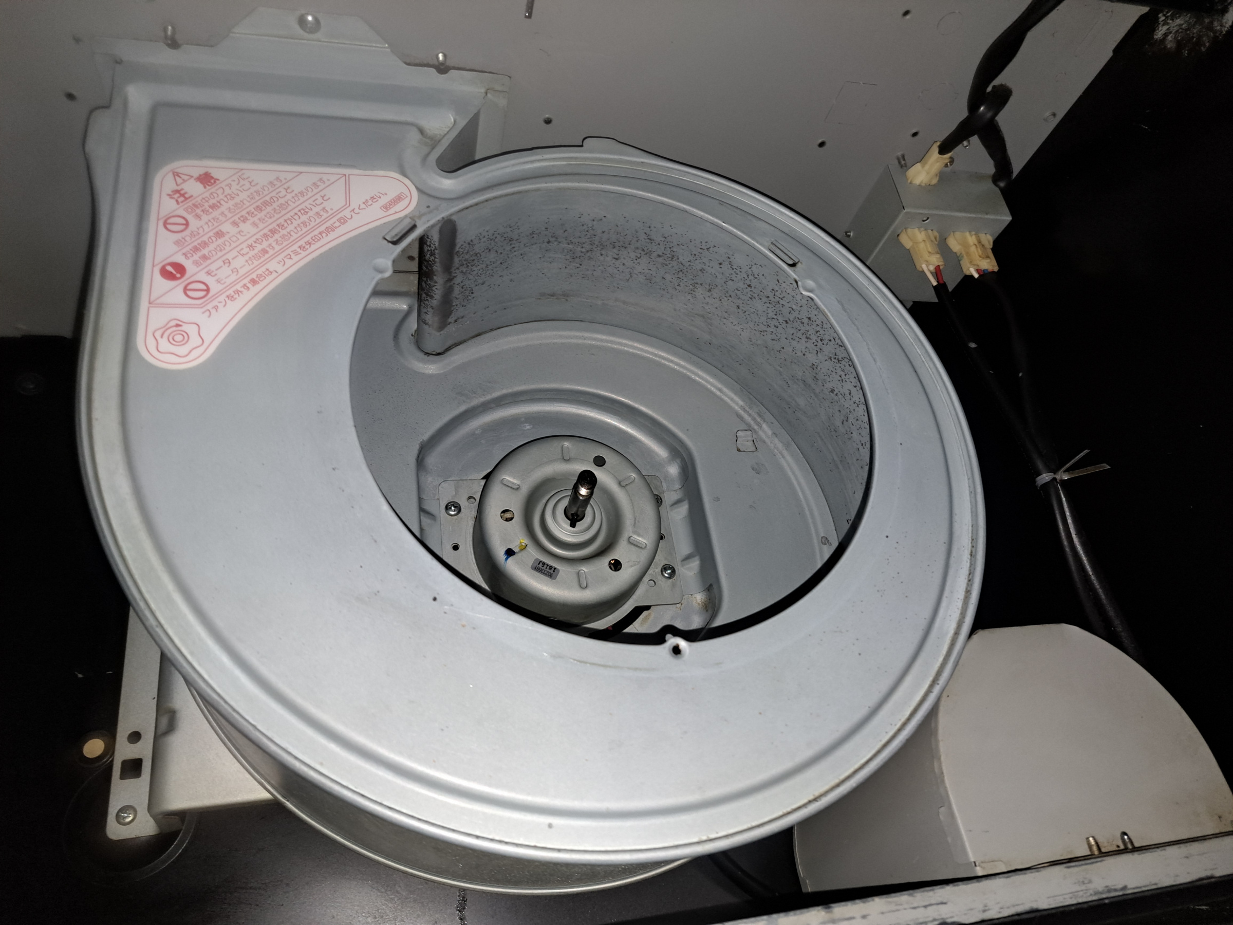 埼玉県坂戸市のレンジフードクリーニングの作業後1