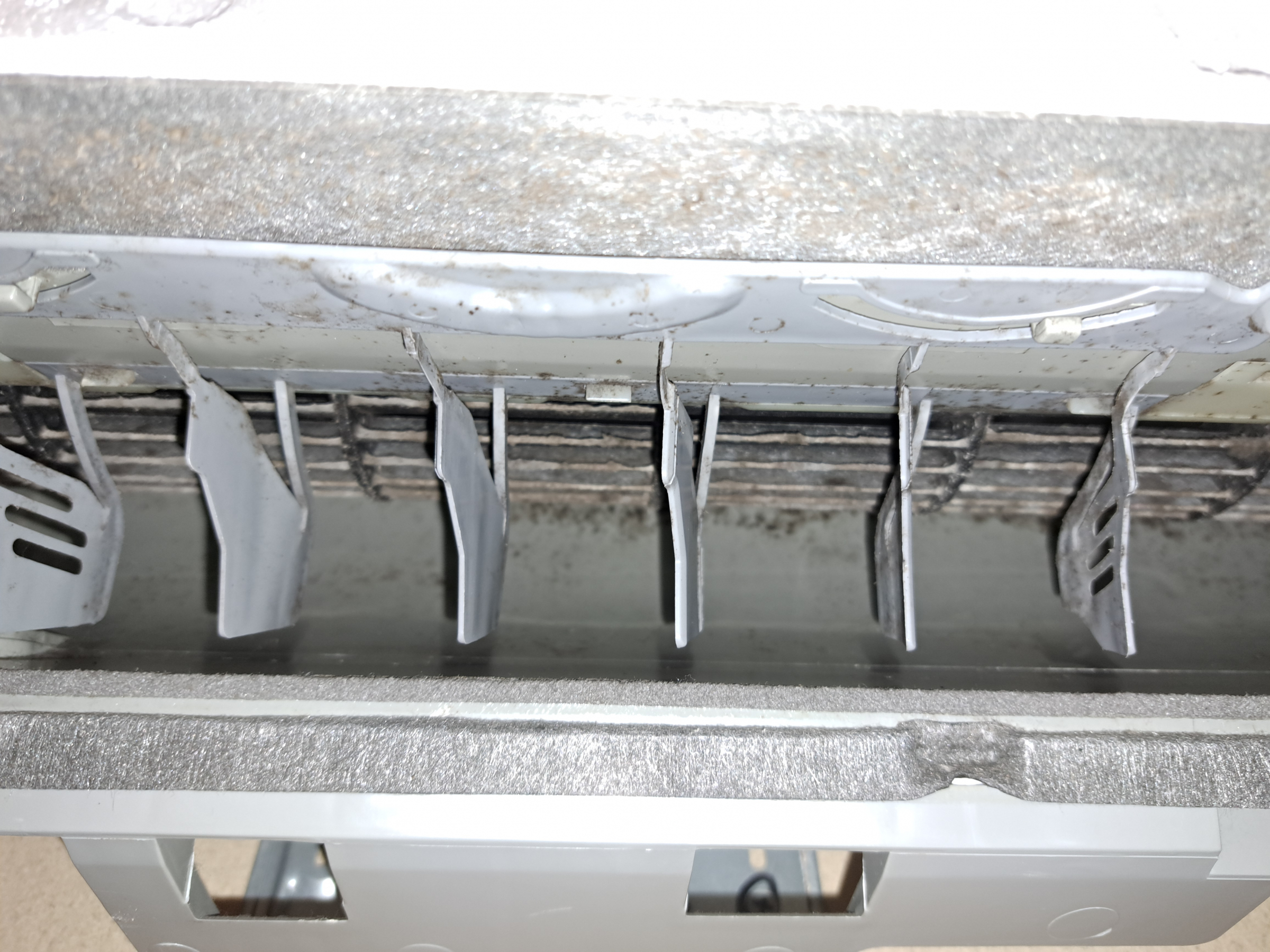 埼玉県坂戸市の壁掛けエアコンの作業前1