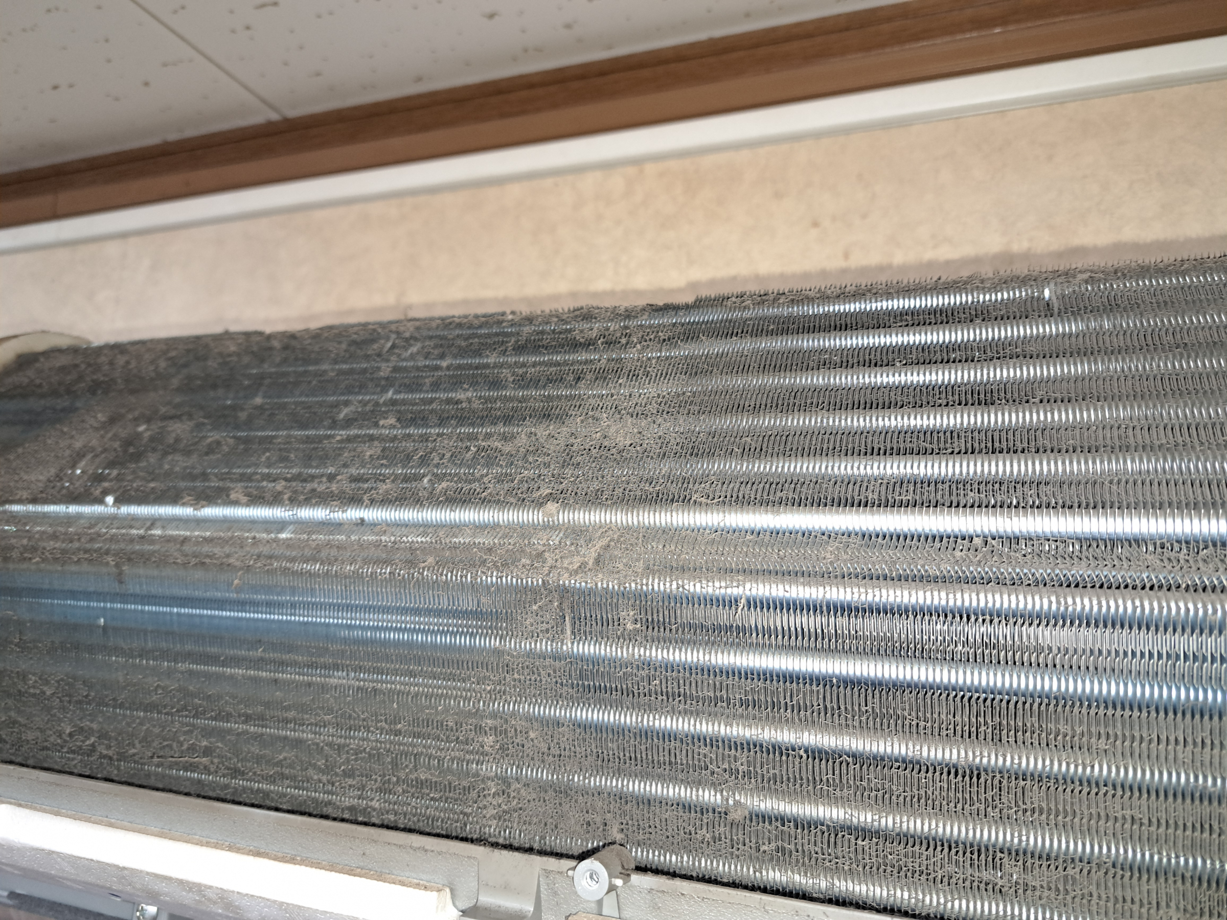 埼玉県坂戸市の壁掛けエアコンの作業前2